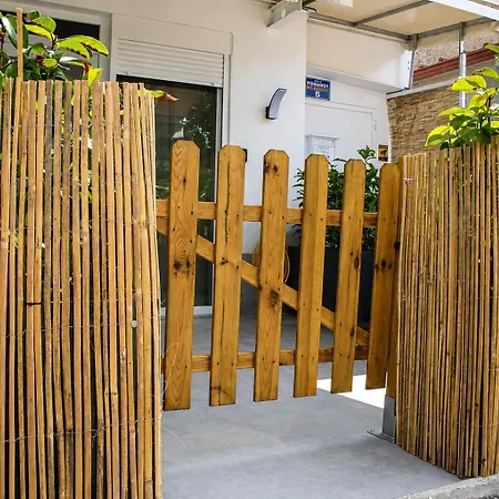 Garden Διαμέρισμα Περαία